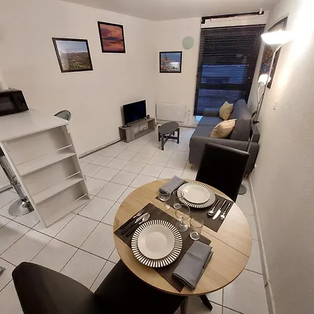 Appartement Confortable - Parking Gratuit *